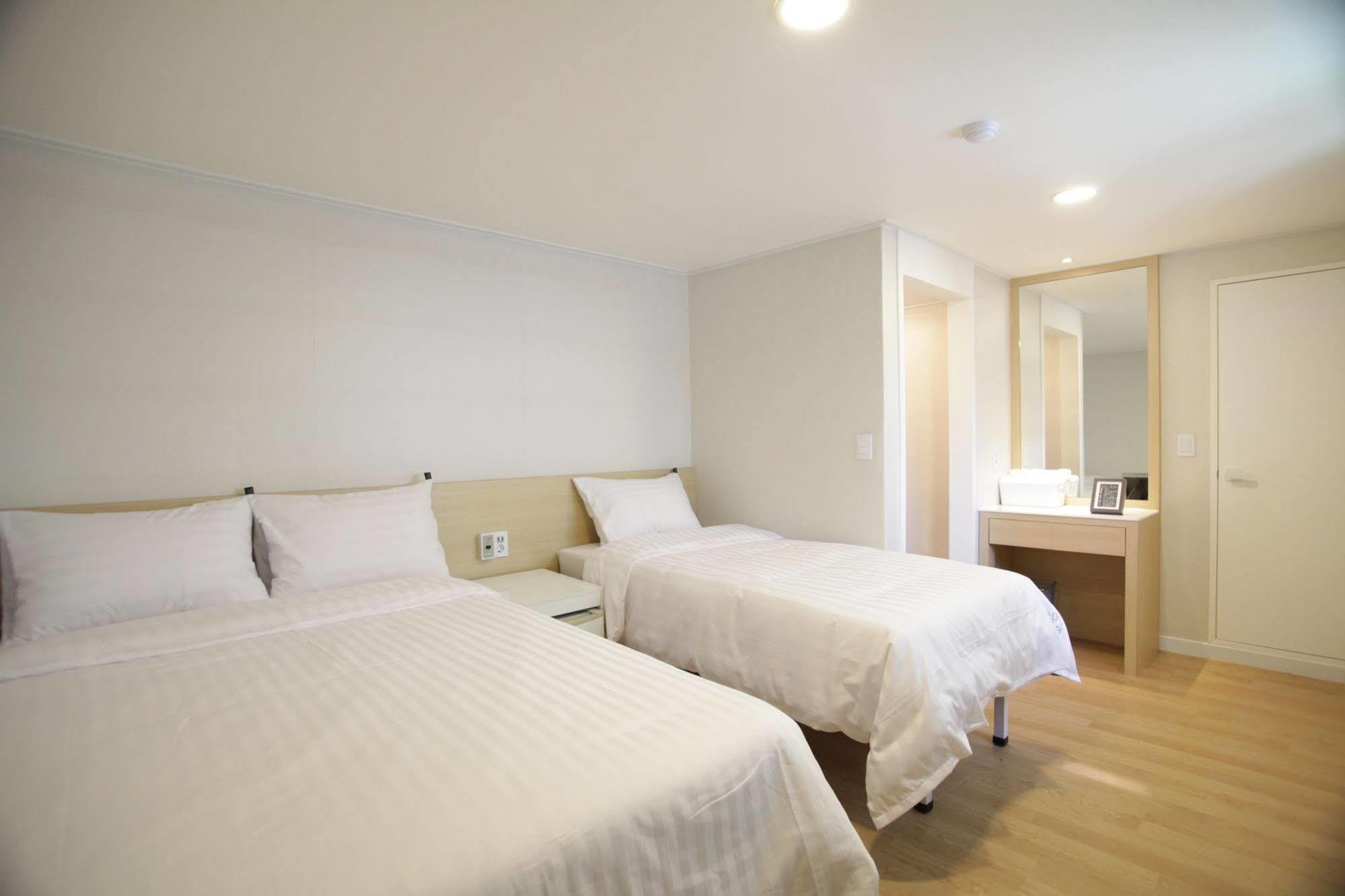 Hotel Sleepy Panda Streamwalk Seoul Jongno Exterior photo